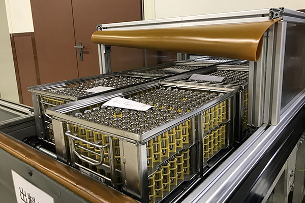 metal wire cleaning basket with trays