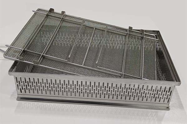 cleaning baskets with lid