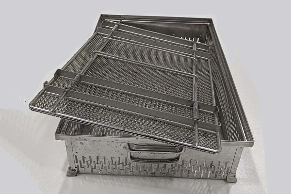 storage baskets with a lid