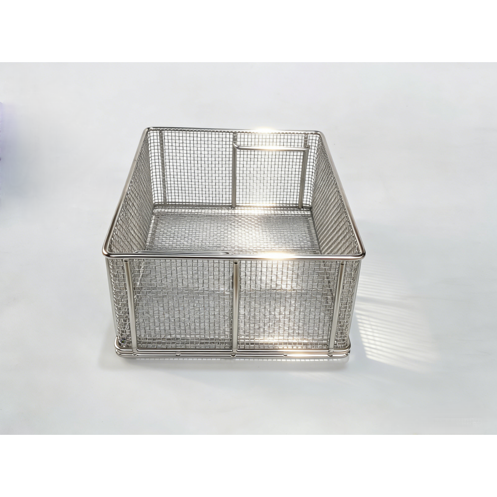 AUKE wire mesh basket with internal handles and a reinforced frame
